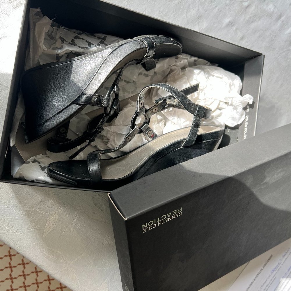 Kenneth Cole Wedges